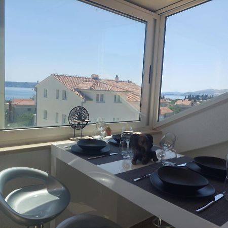 Top Floor Apartment With Sea View คาชเตลา ภายนอก รูปภาพ