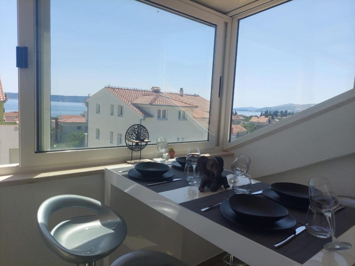 Top Floor Apartment With Sea View คาชเตลา ภายนอก รูปภาพ