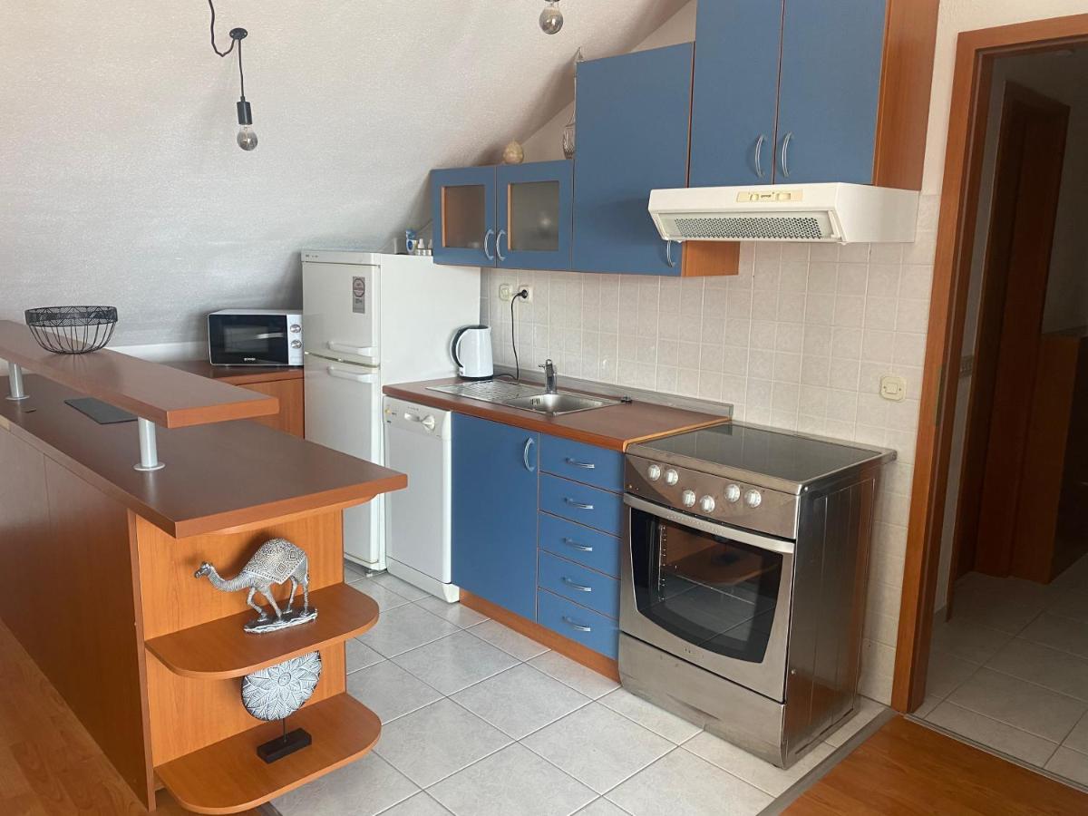 Top Floor Apartment With Sea View คาชเตลา ภายนอก รูปภาพ