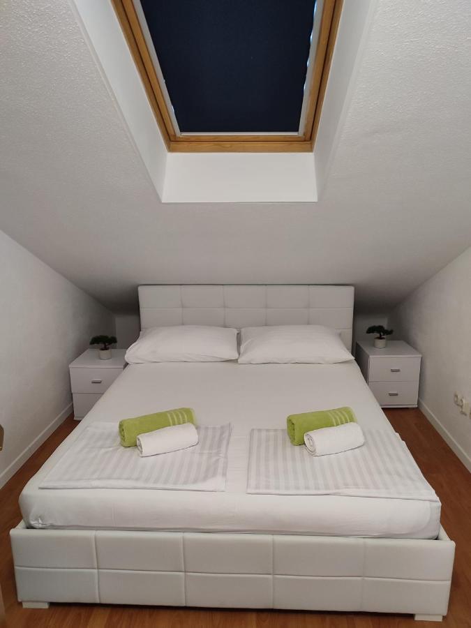 Top Floor Apartment With Sea View คาชเตลา ภายนอก รูปภาพ