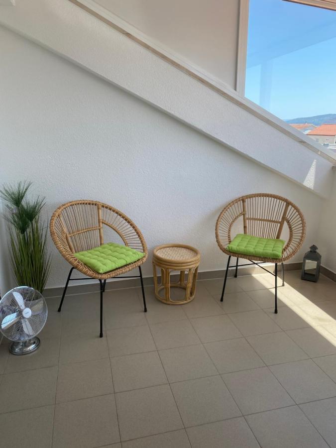 Top Floor Apartment With Sea View คาชเตลา ภายนอก รูปภาพ